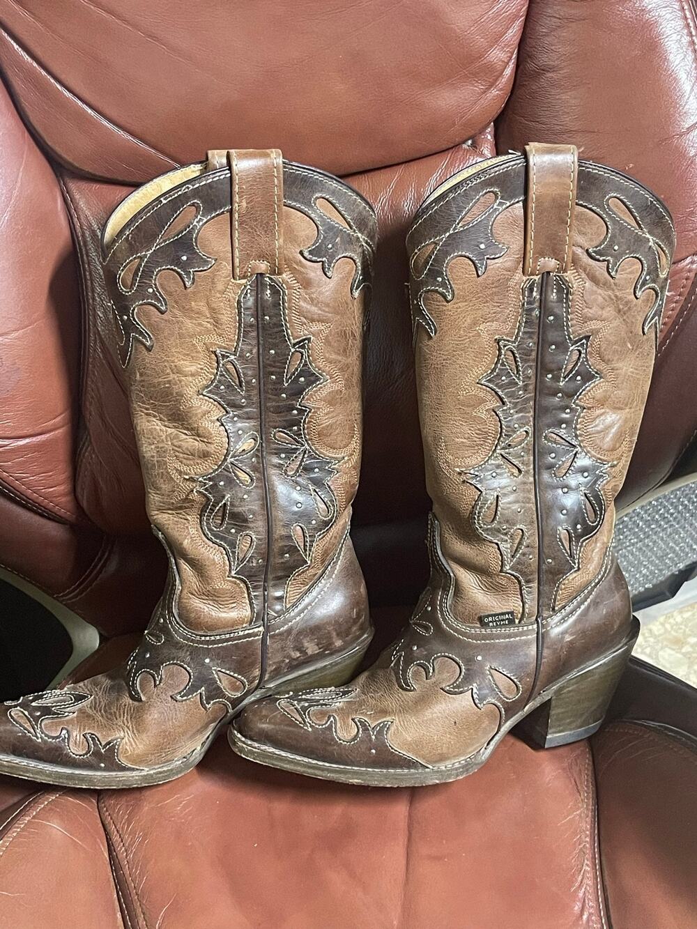 Women’s Reyme Brown Embroidered Cowboy Boots Size 6.5 Scalloped Overlay